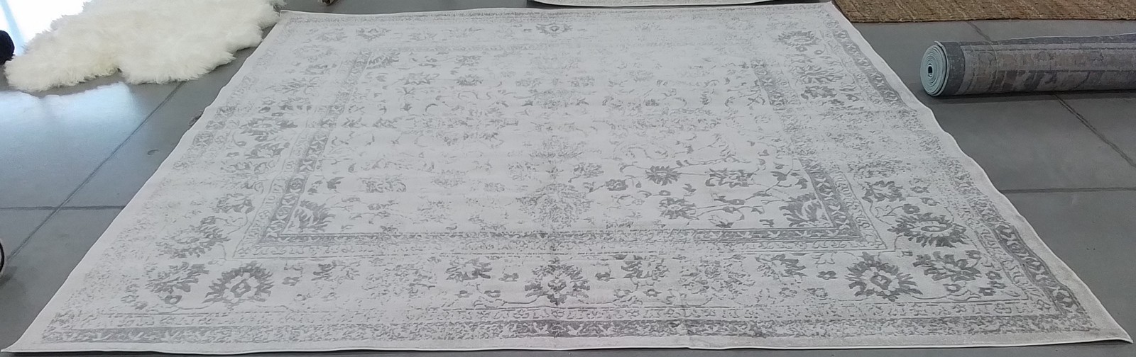 IVORY / SILVER 11′-0″ x 11′-0″ Flaw in Rug Reduced Price 1172785800 ADR109C-11SQ