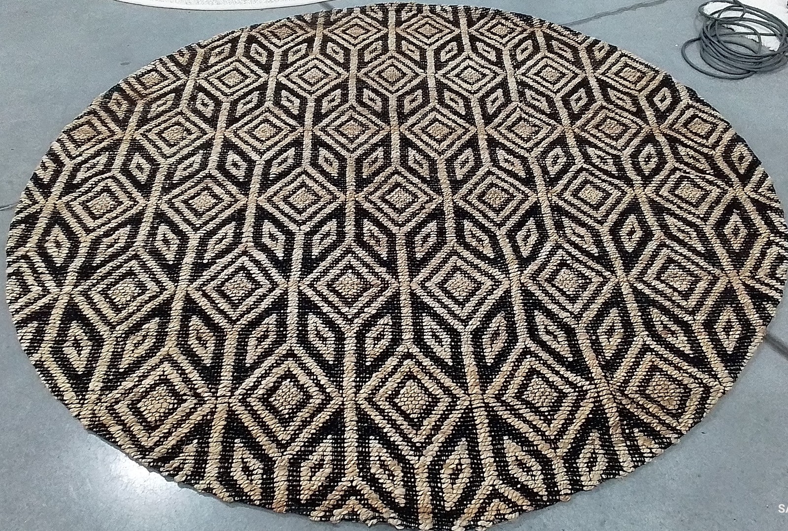 NATURAL / BLACK 7′-0″ x 7′-0″ Back Stain Rug Reduced Price 1172799097 NFB660Z-7R