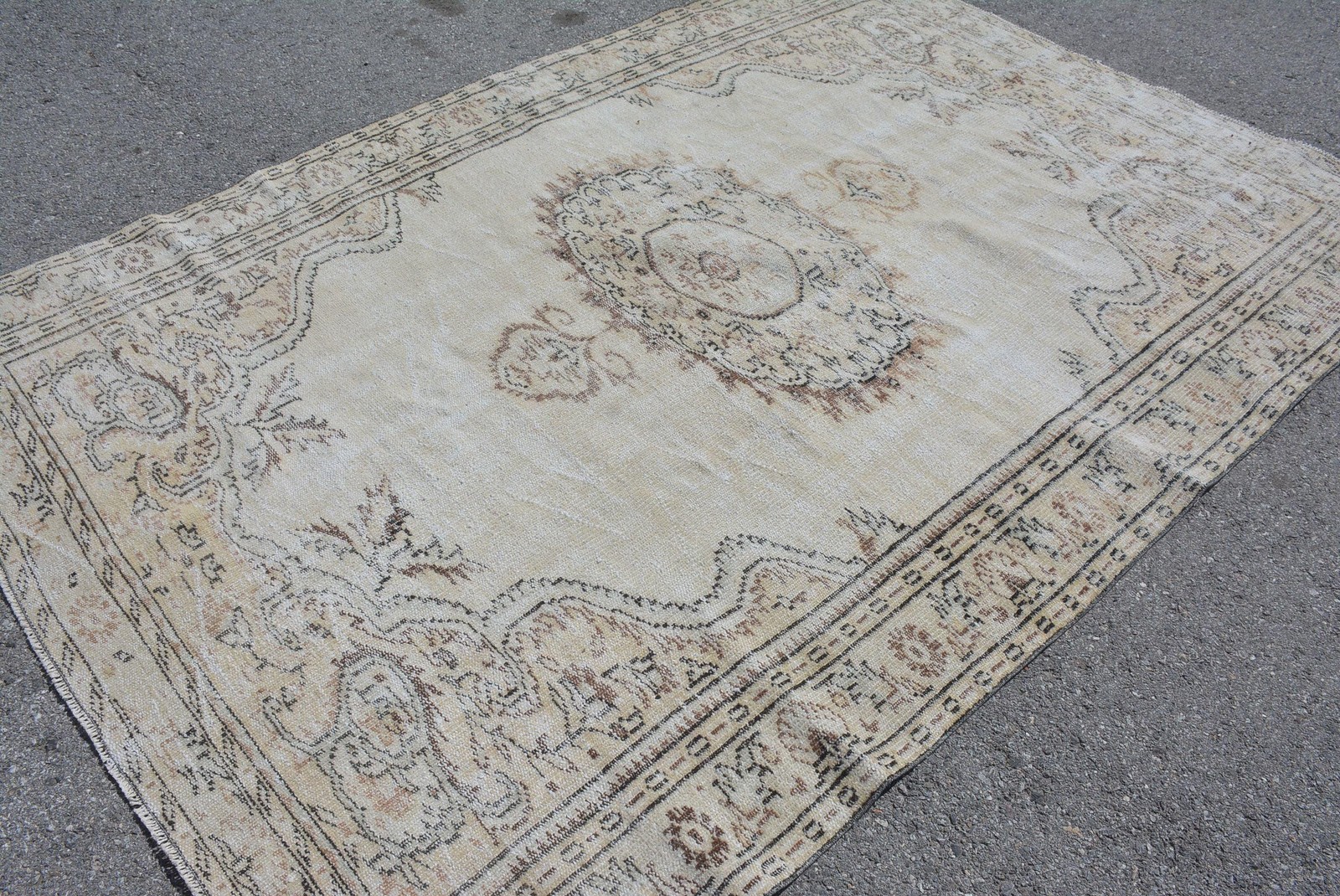 Turkish 5,9×8,7 ft Rug, Large Vintage Rug, White Animal Print Wool Rug