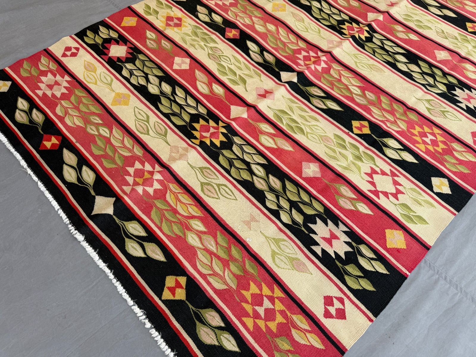 5×8 Handwoven Afghan Turkish Kilim Area – Floral Striped Flatweave Tribal Carpet