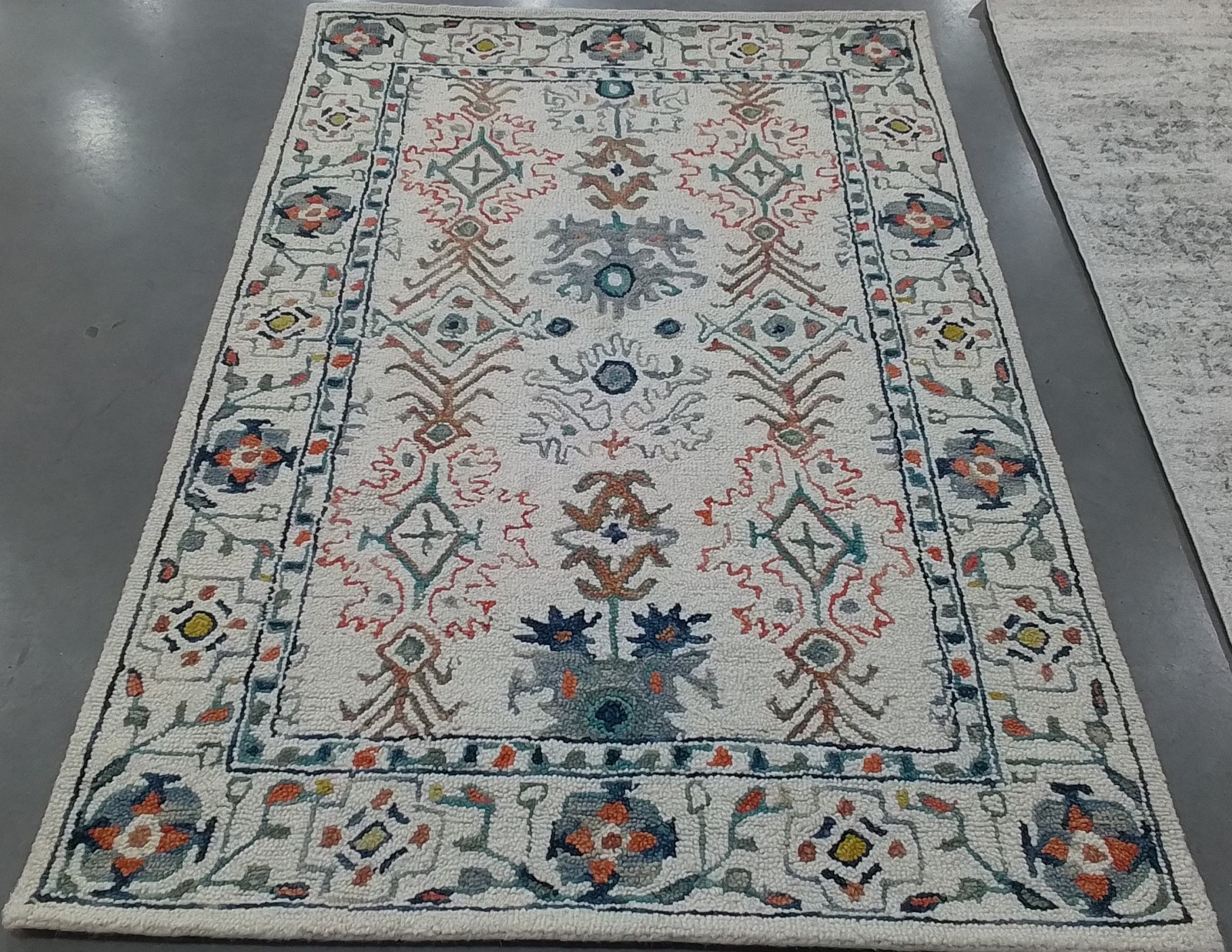 IVORY / BLUE 4′-0″ x 6′-0″ Back Stain Rug, Reduced Price 1172800472 APN310A-4