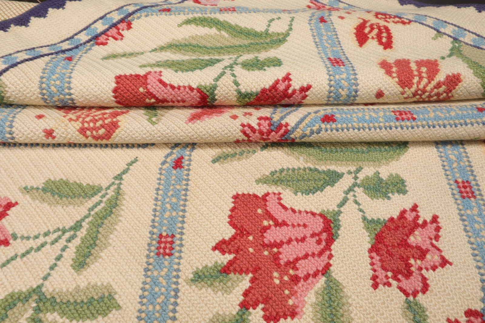 5’10”x8’9” Hand Woven Wool Ivory Caucasiaan French Needlepoint Traditional Rug
