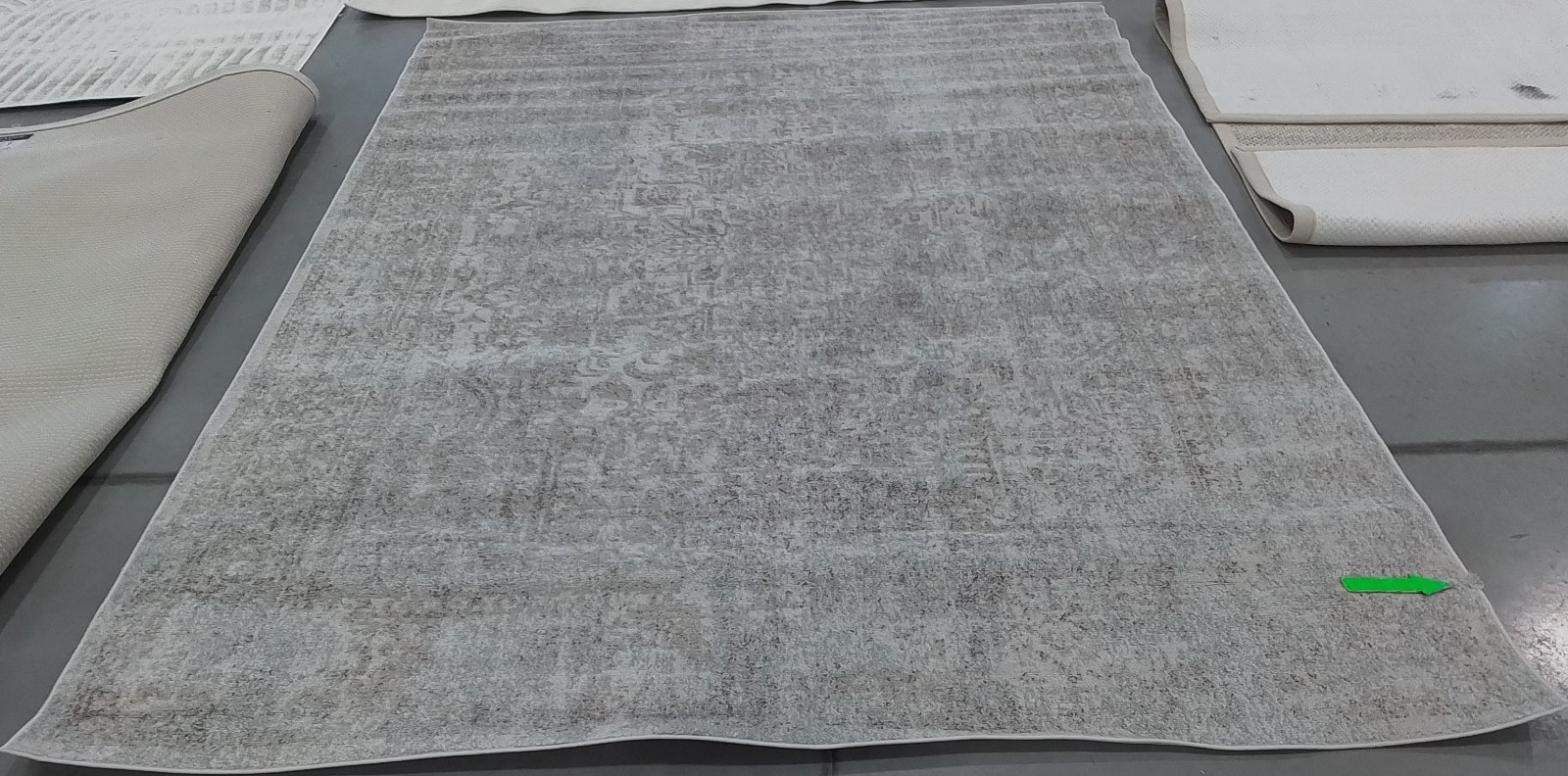 IVORY / TAUPE 8′-0″ x 10′-0″ Back Stain Rug, Reduced Price 1172784116 EVK256E-8