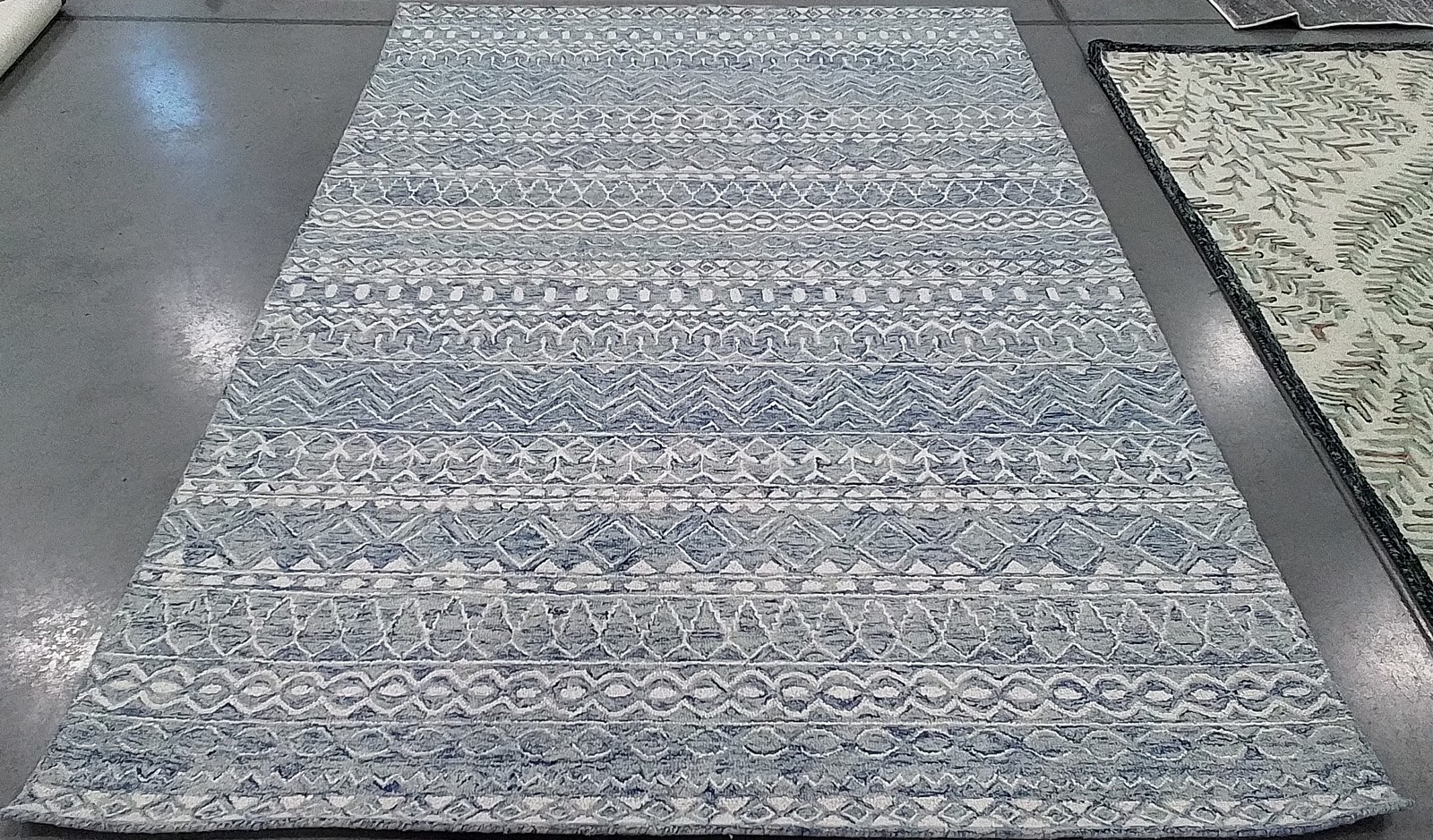 BLUE / IVORY 6′-0″ x 9′-0″ Cut on Rug, Reduced Price 1172803310 MLP502M-6