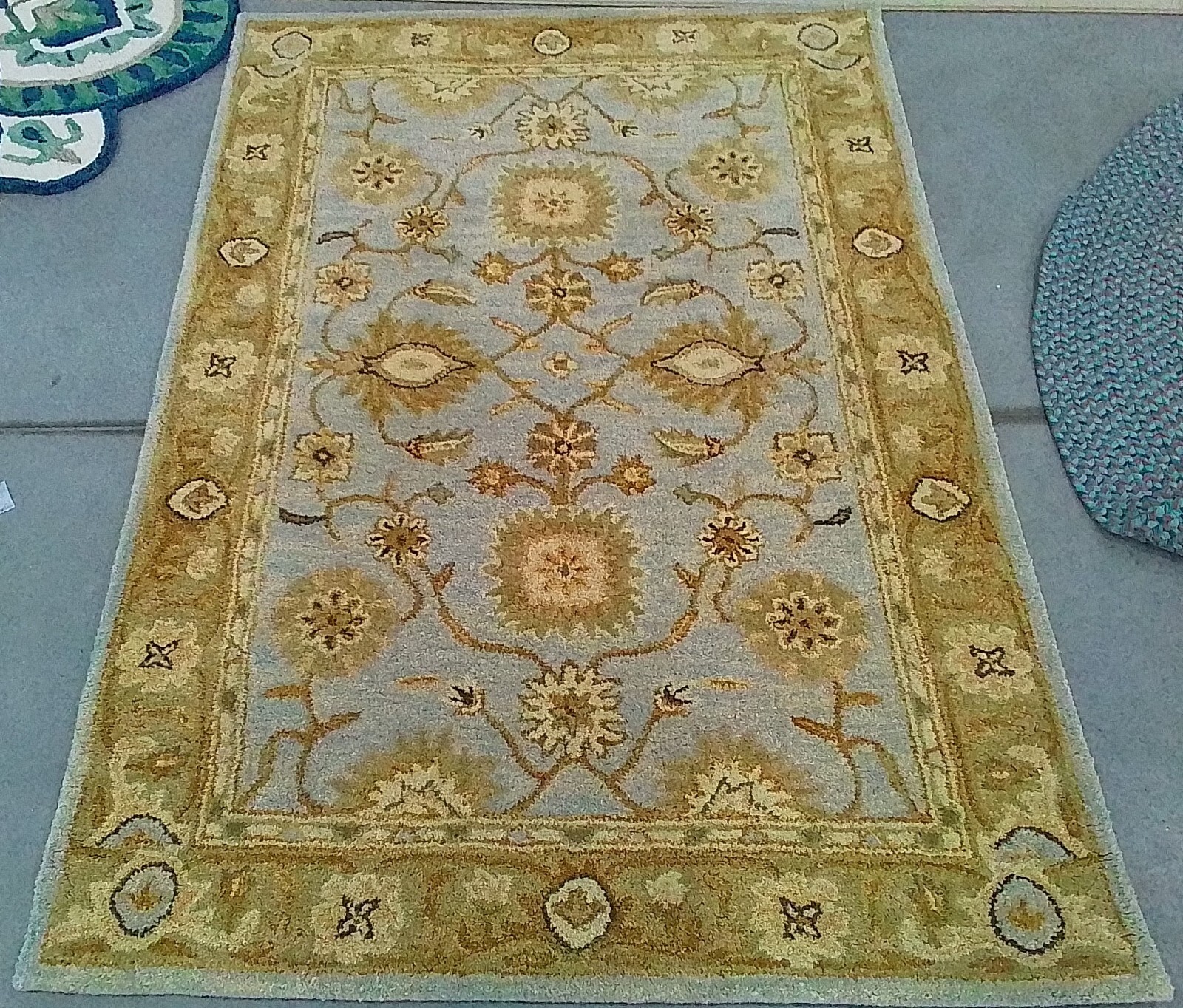 LIGHT BLUE / SAGE 4′-0″ x 6′-0″ Back Stain Rug Reduced Price 1172775625 AN556B-4