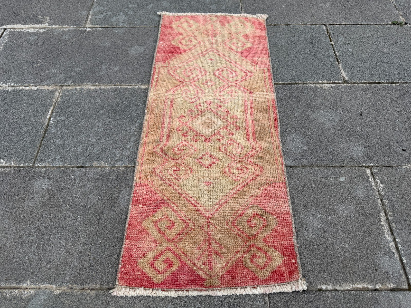 Small Vintage Turkish Oushak Rug 1.3×3.1 ft Pink Beige Boho Accent Carpet