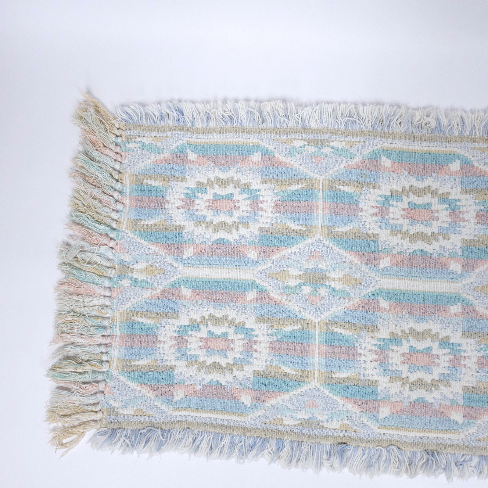 Hand Woven Southwestern Boho Rug Star Geometric Fringe Multicolor Pastel Cotton