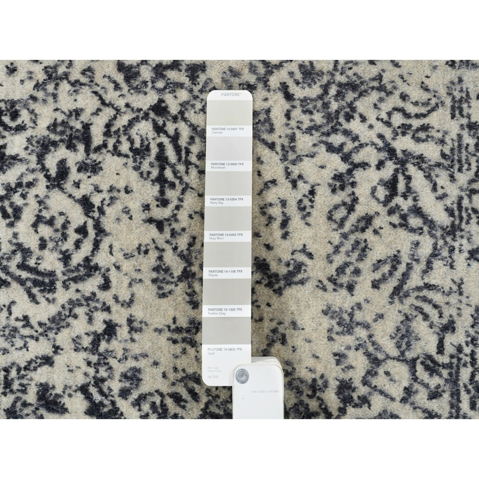 2’7″x12’2″ Wool and Silk Hand Loomed Light Gray Fine Jacquard Runner Rug R63277