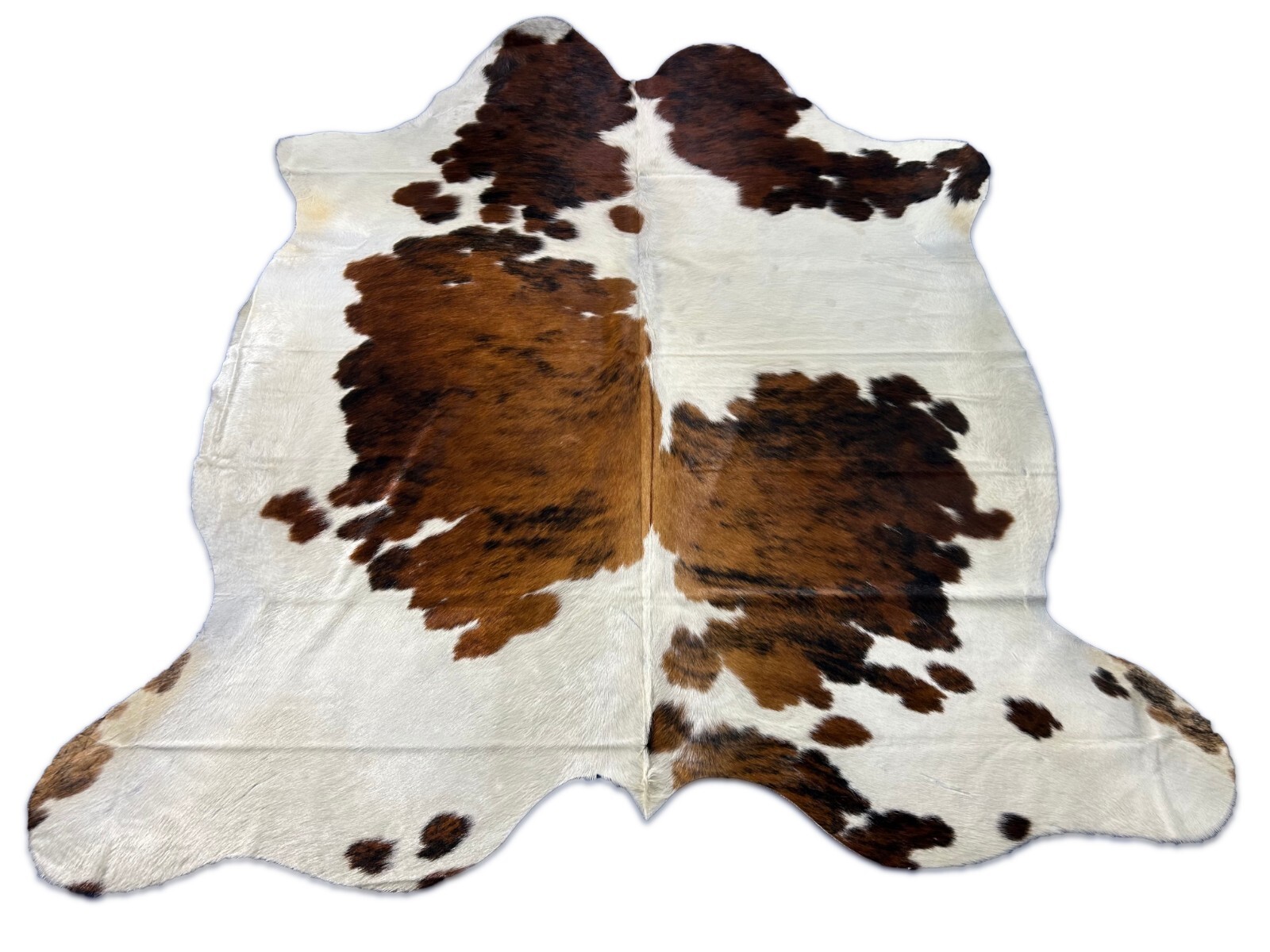 Tricolor Cowhide Rug (mainly light brown tones & white) Size: 7.2×7 feet M-1615