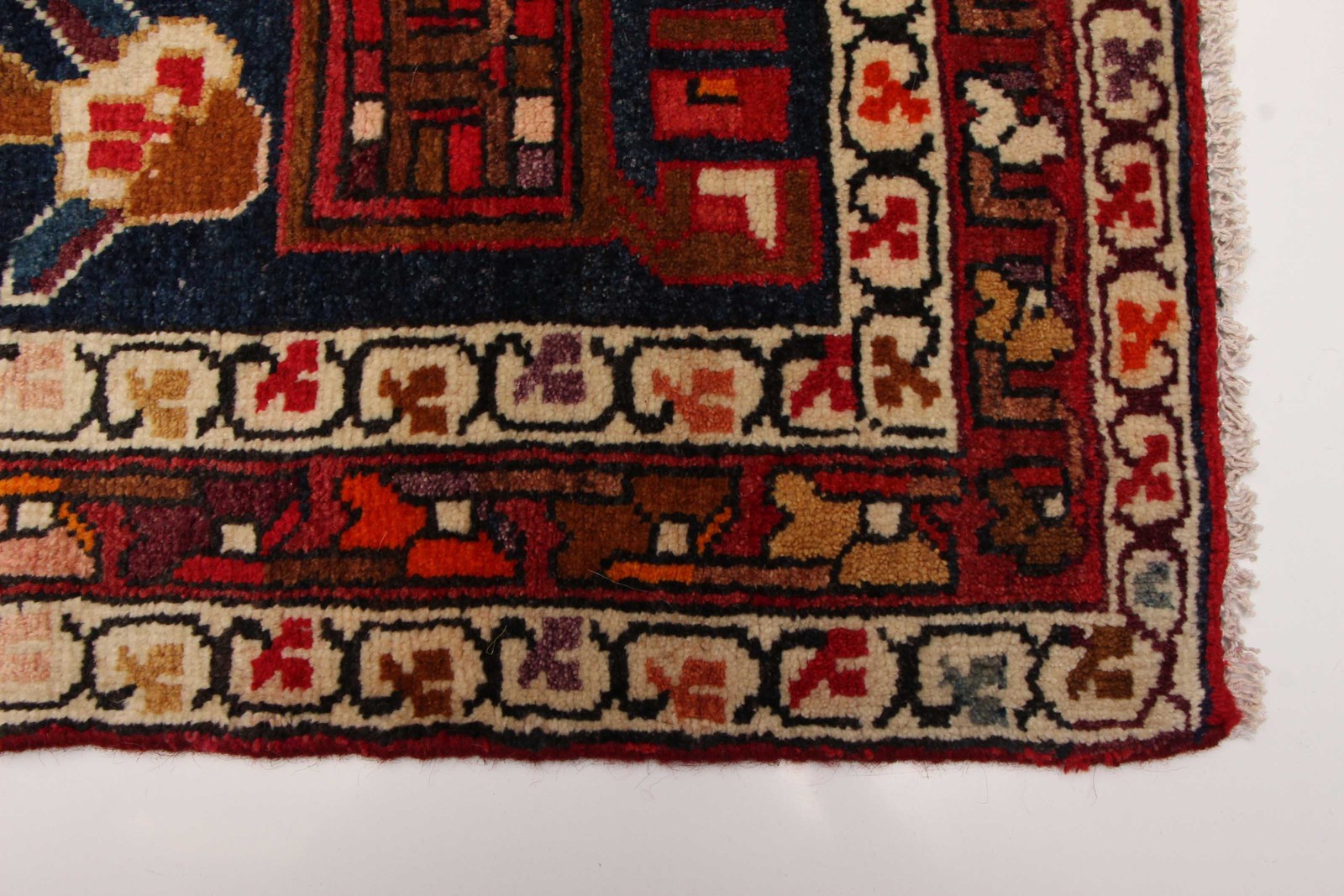Vintage 5’9″ x 11’0″ Traditional Hand Knotted Vegetable Dye Wool Area Rug
