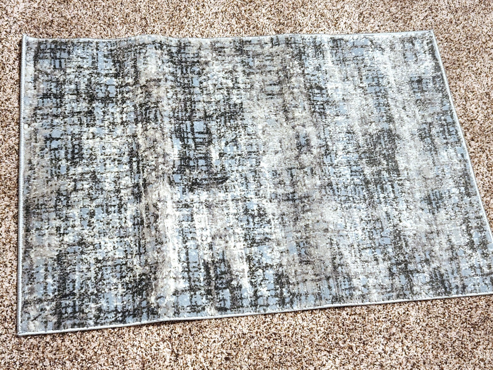 United Weavers Veronica Constance Blue Gray Smal Area Rug 1’11” x 3′ 2610 20460