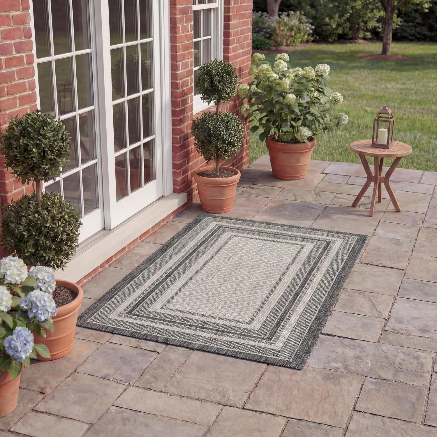 SAFAVIEH Courtyard Collection 2′ X 3’7′ Light Grey/Black CY8475 Indoor/ Outdoor