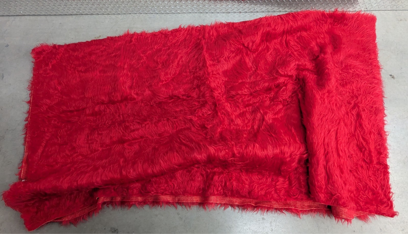 81″ x 90″ Red Shaggy Faux Fur Furry Fabric Rug 85.5% Acrylic 14.5% Polyester