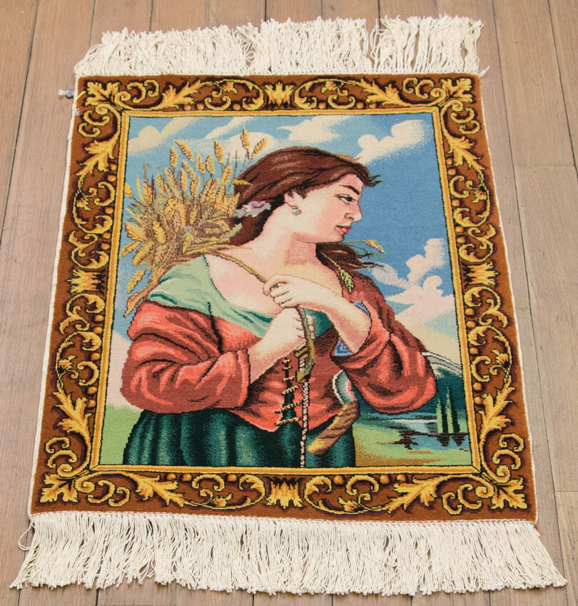 RRA 2×2 RRA Pictorial Woman Gold Collector Oriental Rug 034771