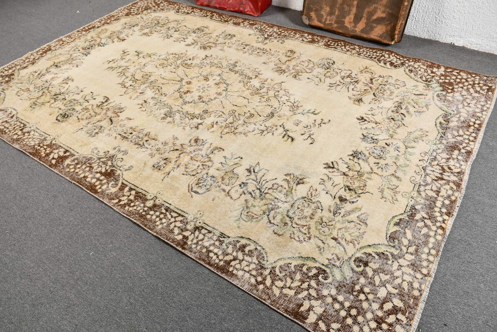 Vintage Large Rug 6,1×9,4 ft (186×288 cm), Turkish Brown Animal Print Rug