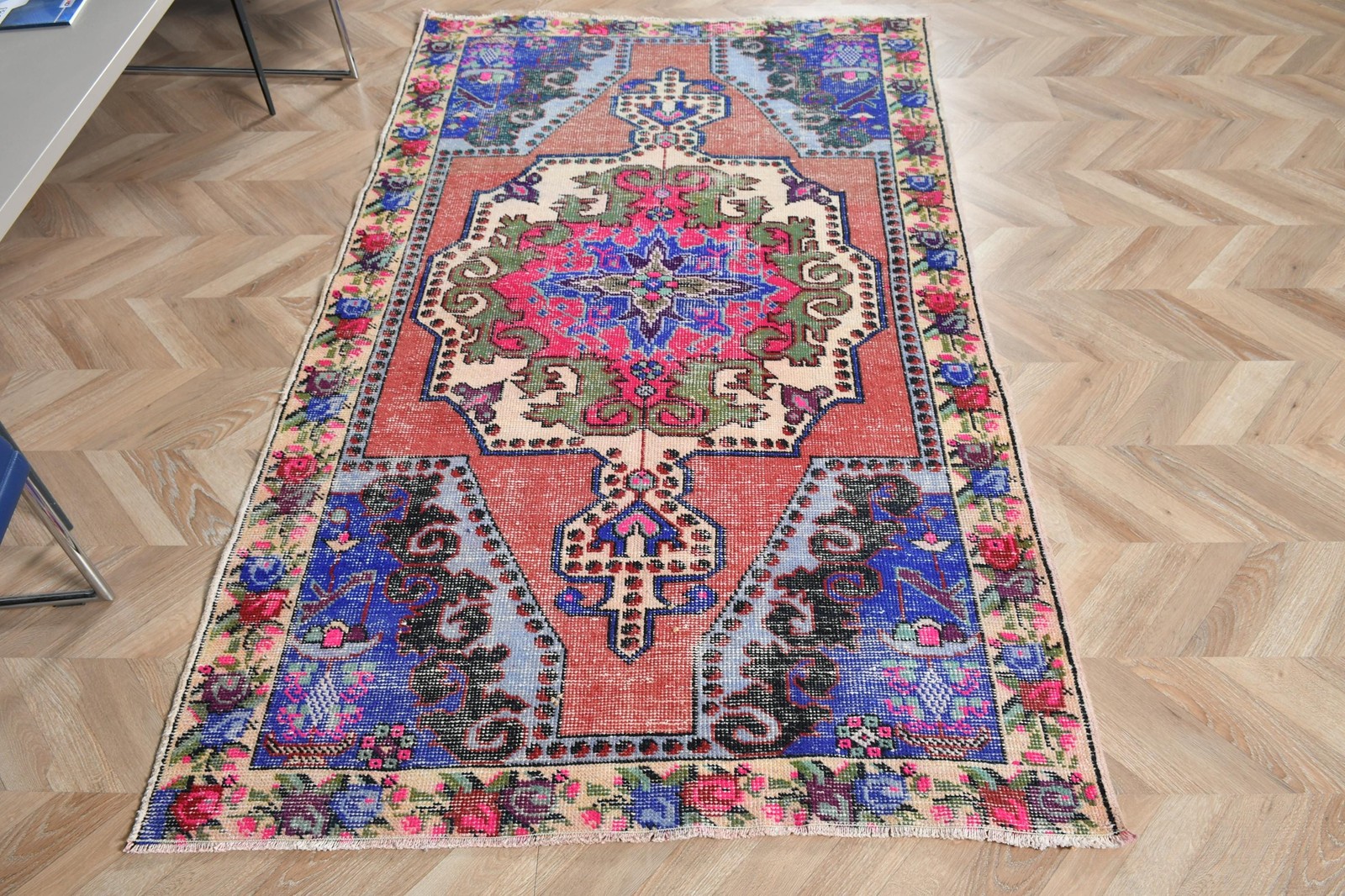 Turkish Vintage Rug 4,2×6,8 ft, Red Area Animal Print Wool Rug