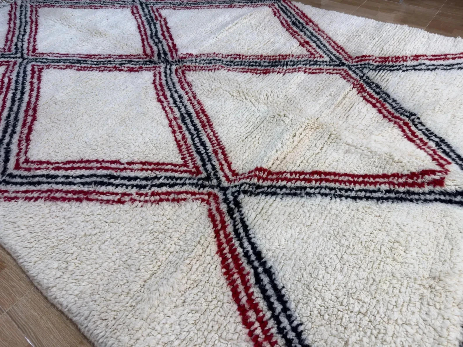 Moroccan Berber Beni Ourain Wool Rug Color White, Black and Red Design Carpet Ru