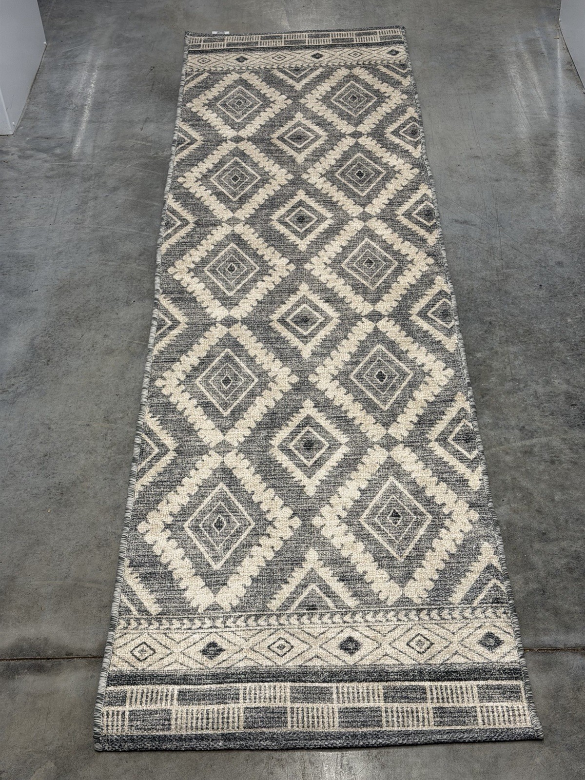 Mineral Spring Franklin Indoor Runner 2ftX7ft – Gray Charcoal