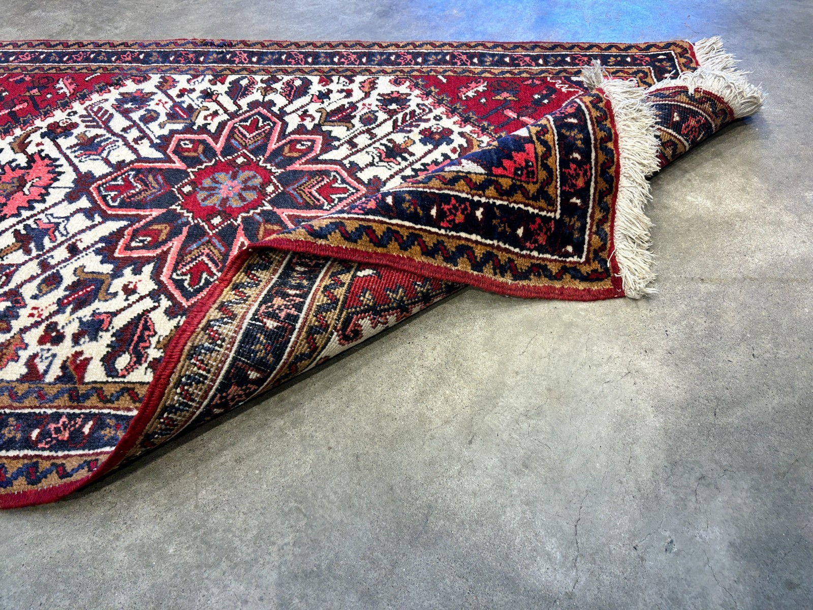 3’1″x5′ Hand-Knotted 100% Wool Pile Herize Rug
