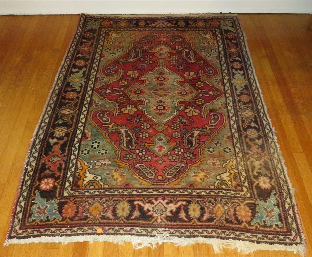 Avakian Bros Inc Vintage Rug 59×43 Floral Border Geometric Medallion