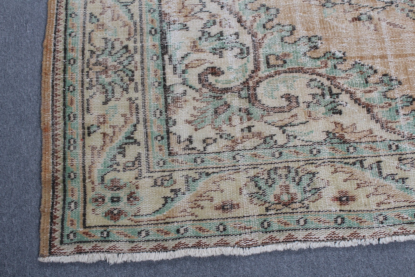 Vintage Turkish Rug 6,3×9,1 ft (191×276 cm), Green Wool Rug