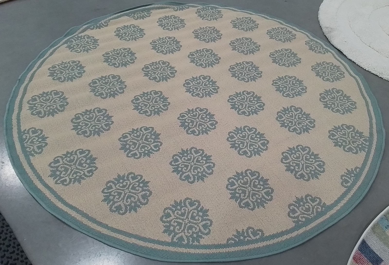 CREAM/AQUA 6′-7″ x 6′-7″ Damaged Binding Rug Reduced Price 1172808048 BHS181L-6R