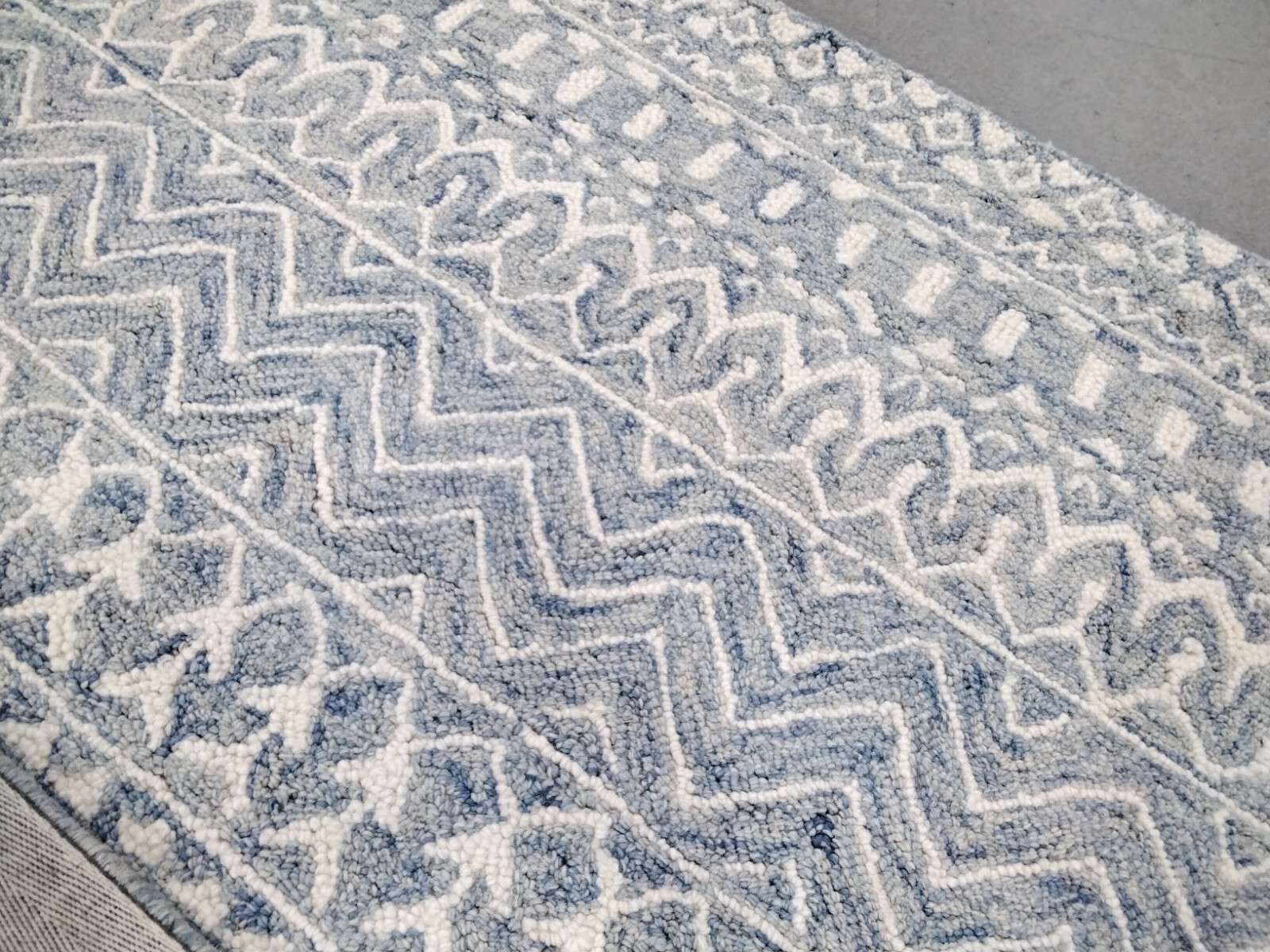 BLUE / IVORY 4′ X 6′ Back Stain Rug, Reduced Price 1172763695 MLP502M-4