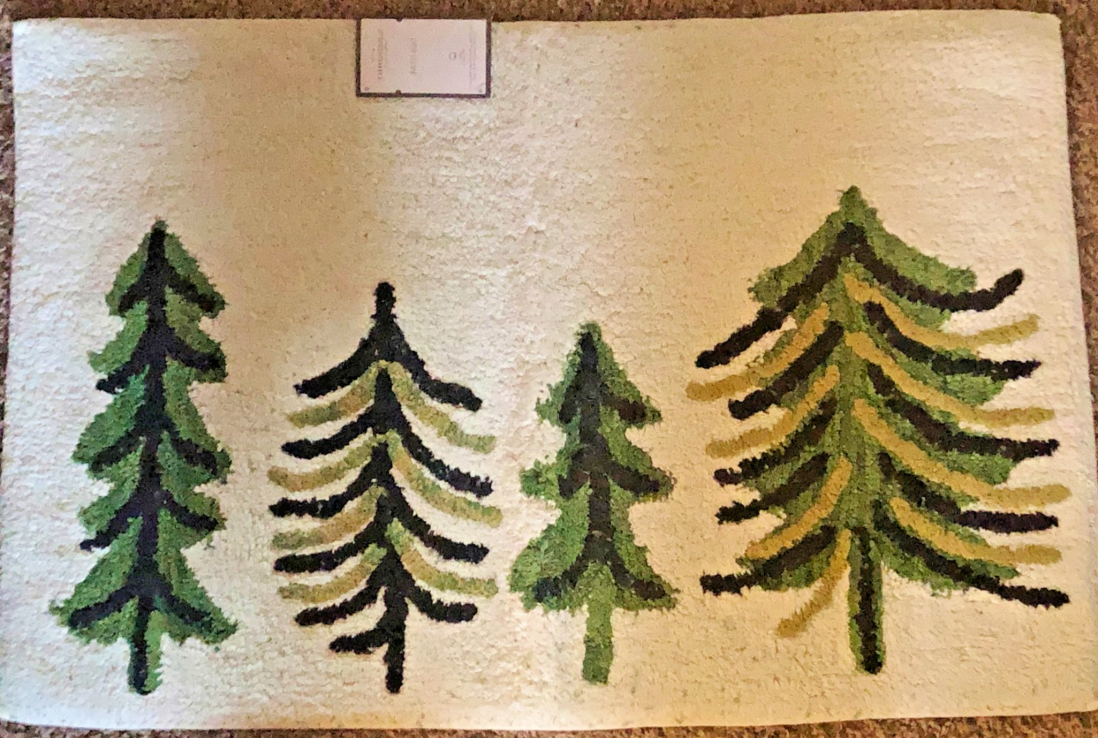 Threshold Christmas Pine Tree Bathroom Rug 20″x30″ Off White Green Tones