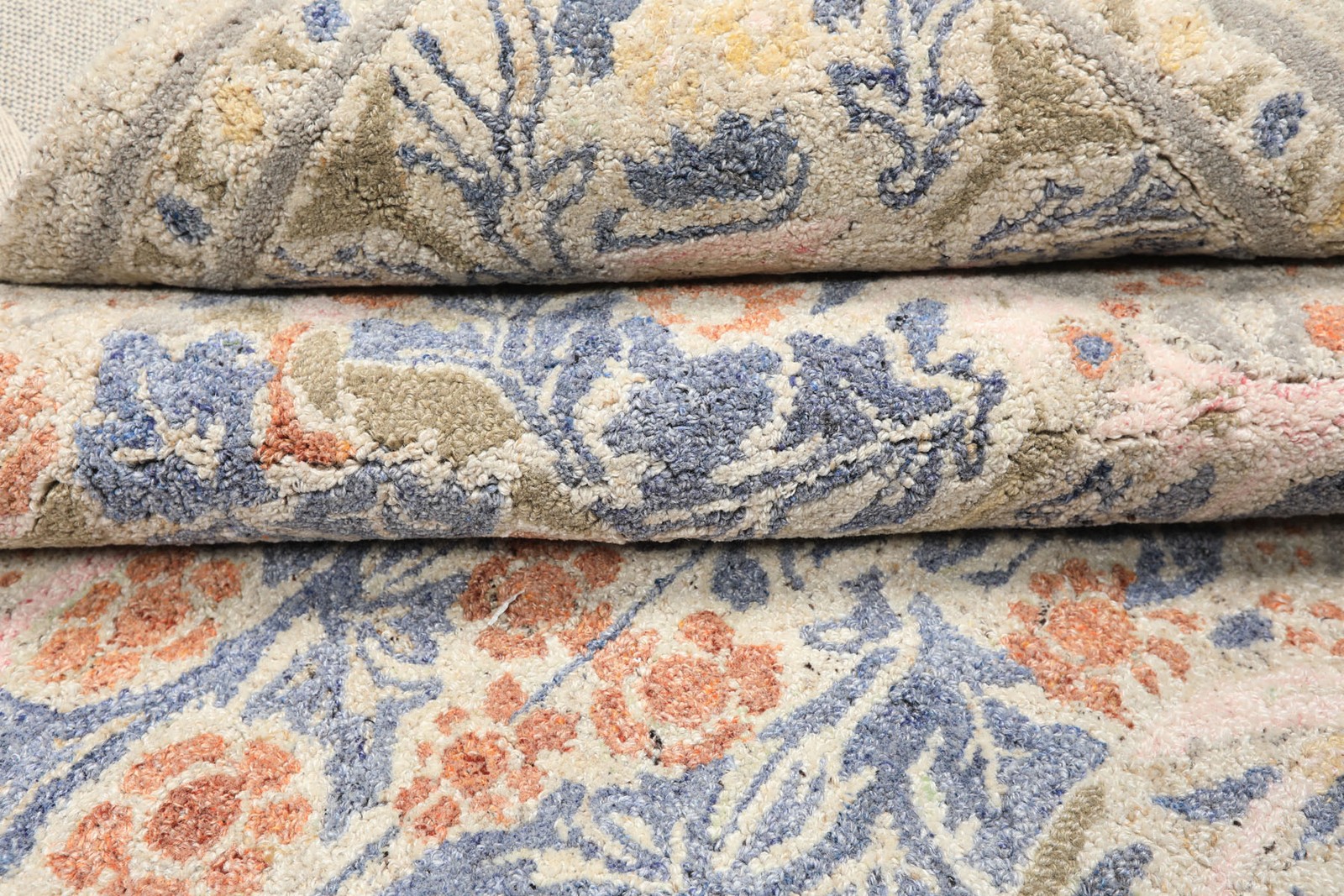 LoomBloom William Morris Floral Multi Size Hand Hooked High-twist Wool Rug