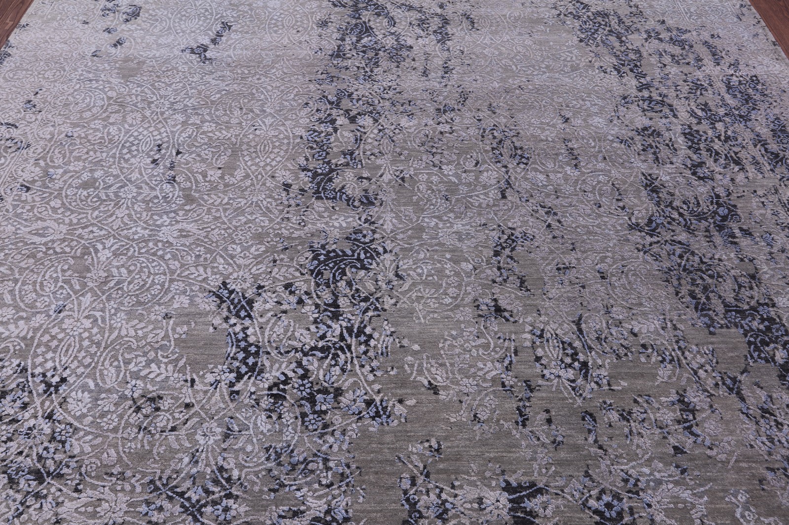 Wool & Silk Hand Knotted Modern Rug 8′ 11″ X 12′ 2″ – Q21685