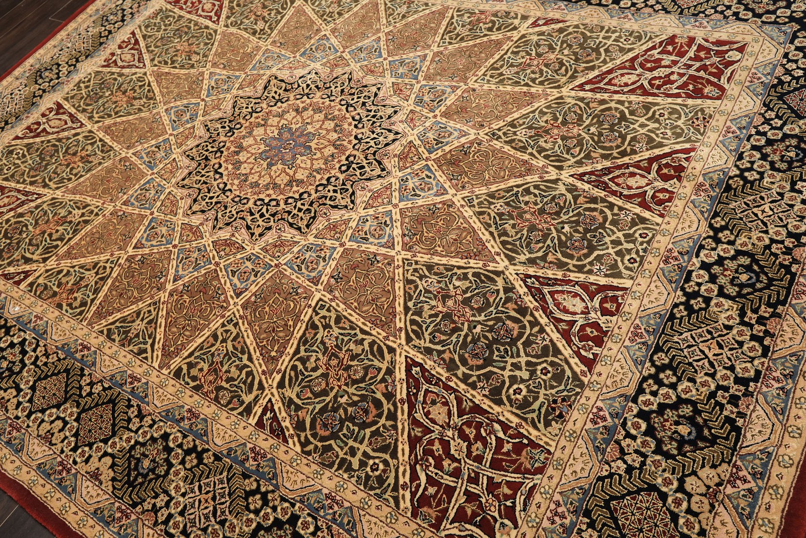 Nourison 7’9”x9’9” Hand Tufted Wool & Pure Silk Extreme dense Plush pile Rug