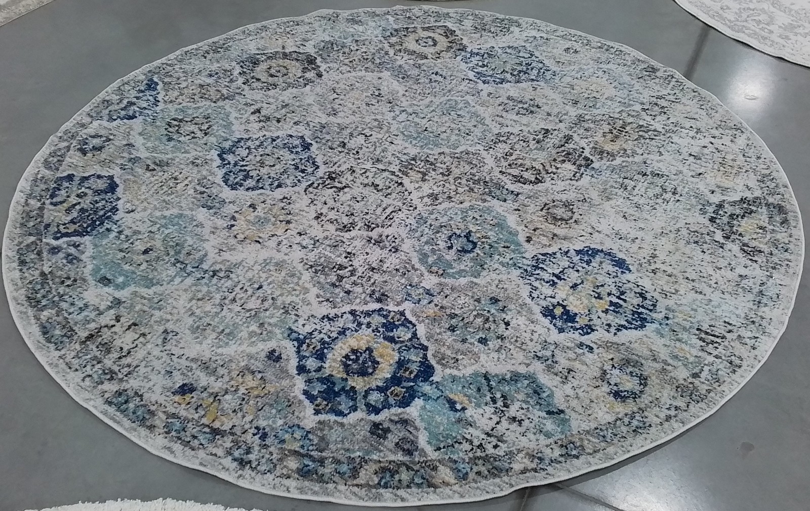 IVORY / AQUA 8′-0″ x 8′-0″ Flaw in Rug, Reduced Price 1172801108 MAD611A-8R