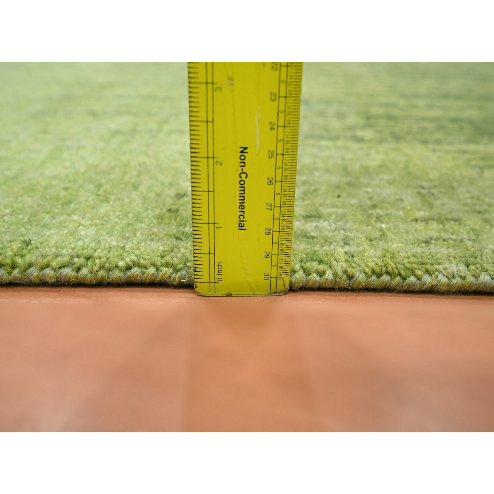 Hand Knotted Rug 3’1″x5’1″ Pickle Green Vertical Ombre Design Soft Wool 75838