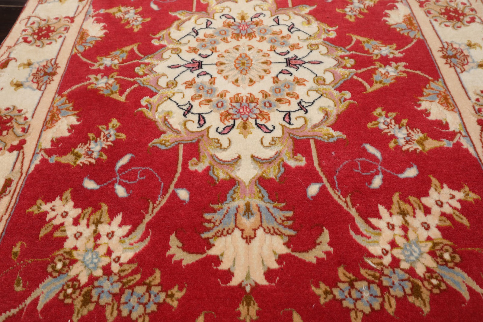 2’4”x4′ Hand Knotted Wool & Silk Rose Tabrizz Traditional 300 KPSI Rug