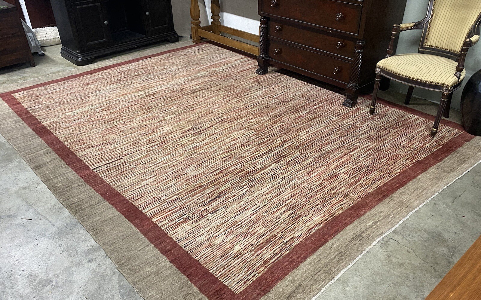 Hand-Knotted Bordered Area Rug 9’9″ x 12’6″ Wool Carpet – Pakistan Origin