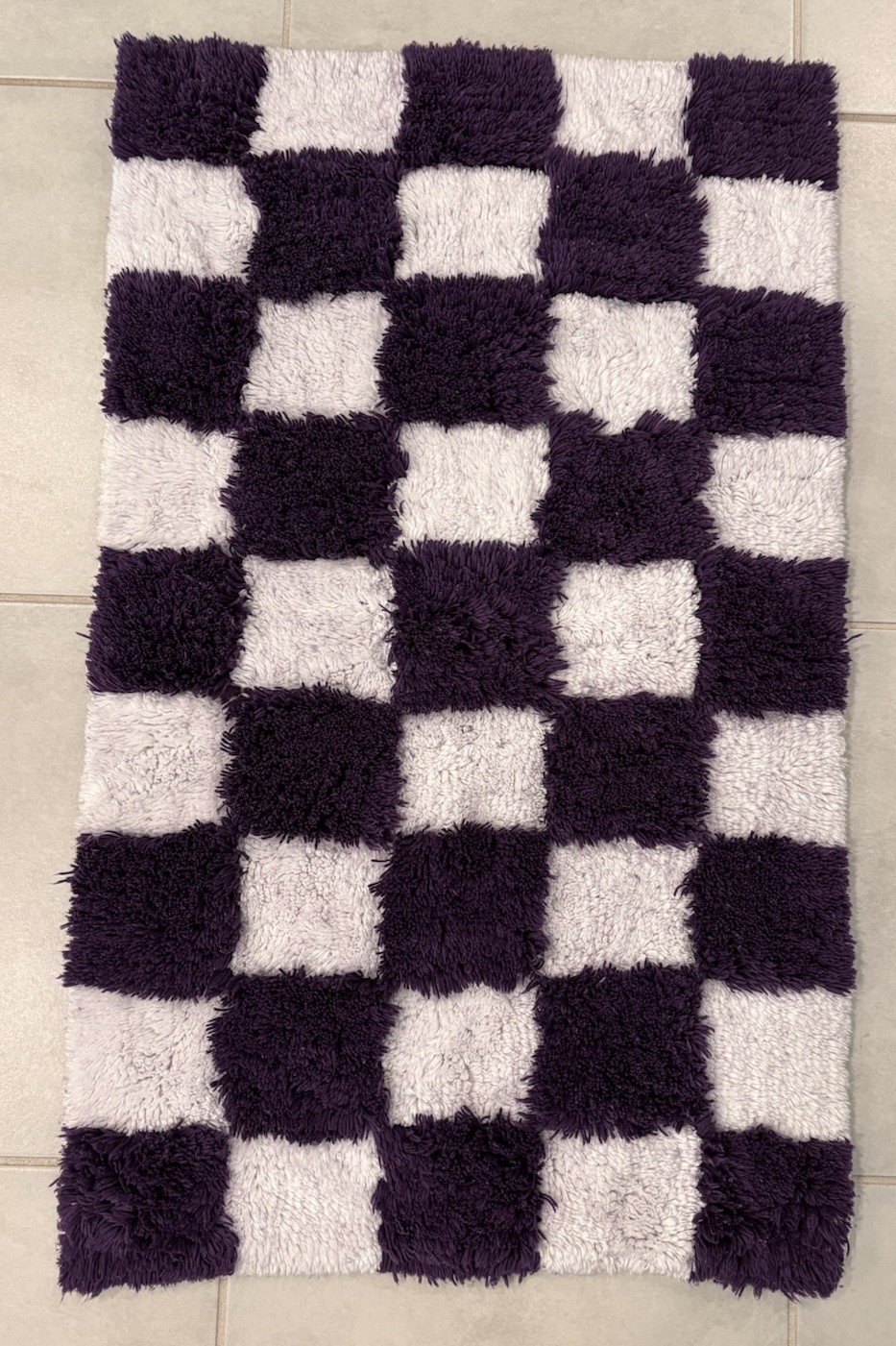 MacKenzie-Childs Plum White Checkerboard Royal Purple Bath Rug 24×40 EUC