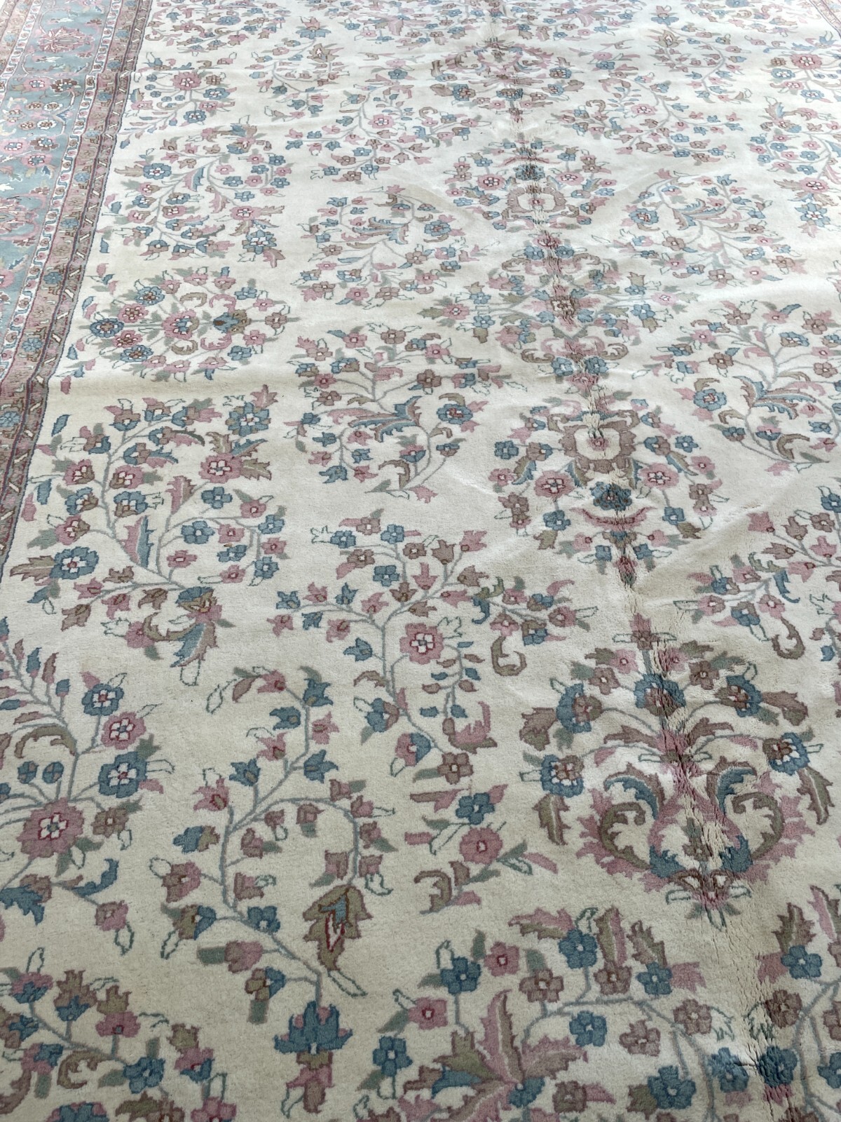 Hand-Woven Wool Area Rug w/ Floral Design, 10′ x 13.6′