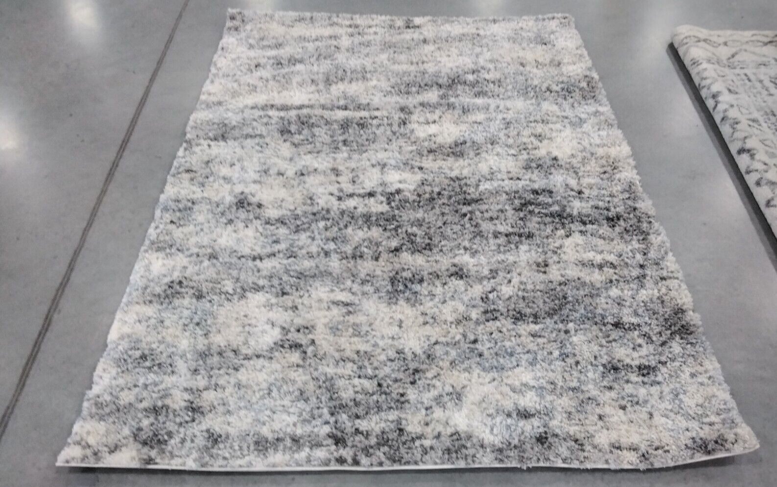 GREY BLUE / CREAM 5′-0″ x 7′-0″ Stained Rug Reduced Price 1172734160 BER219G-57
