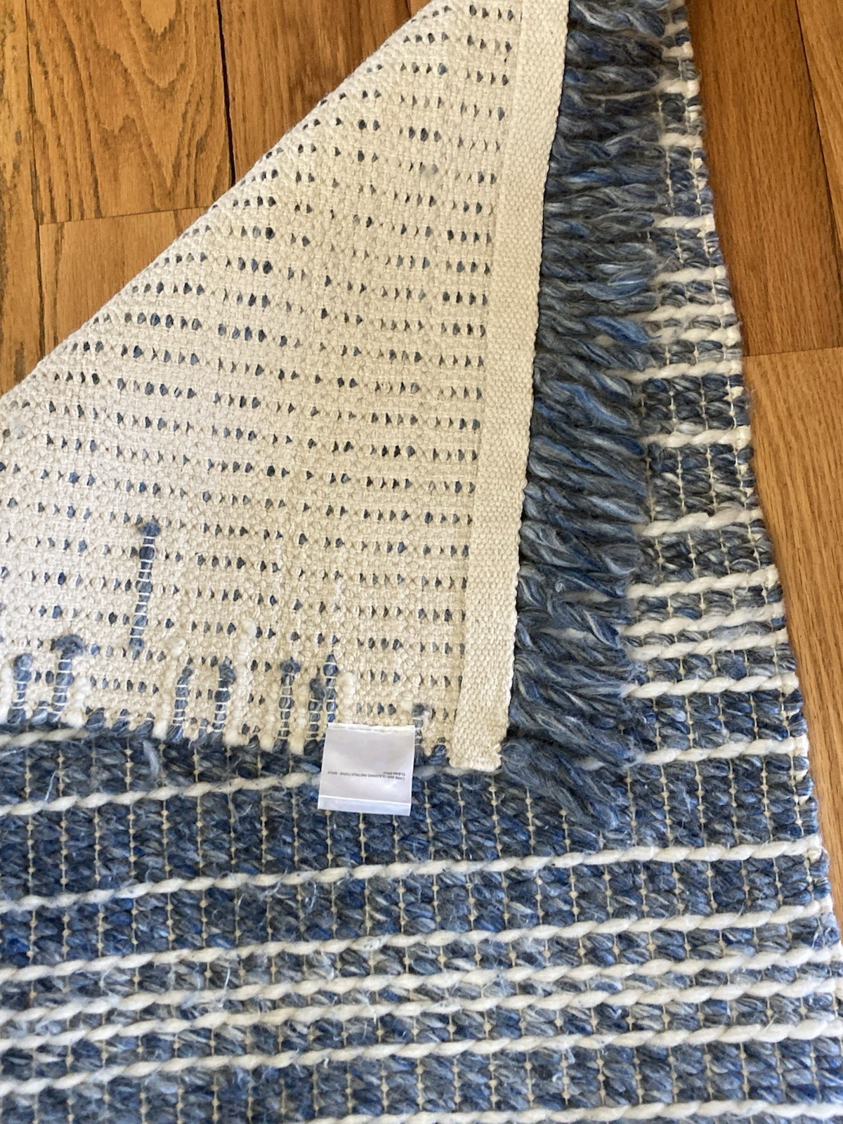 Calvin Klein Wool Blend 2×4’ Area Rug Woven Blue/White