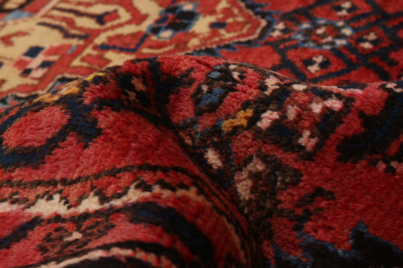 Vintage Red Traditional 4’5″ x 6’8″ Hand-Knotted Oriental Wool Area Rug