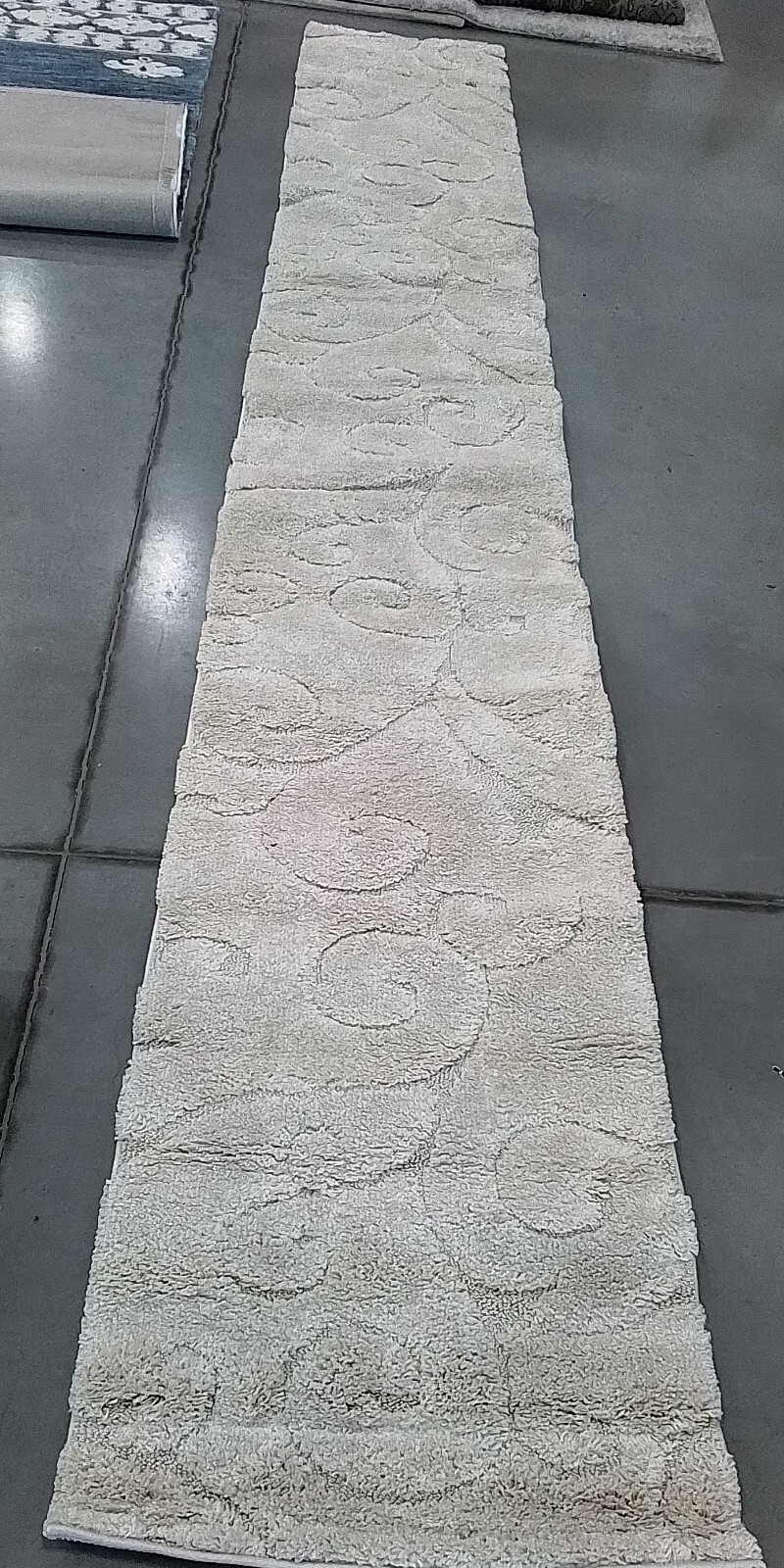 CREME 2′-3″ x 15′-0″ Back Stain Rug Reduced Price 1172759948 SG455-1111-215