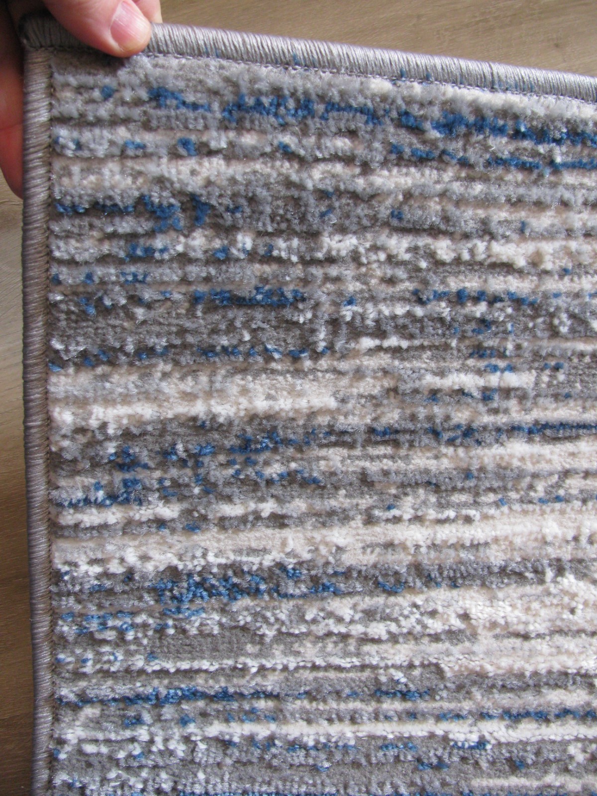 Mohawk Accent Rug ~ Grey Dark Blue ~ 23-1/2″ x 36″ ~ High-Traffic Area