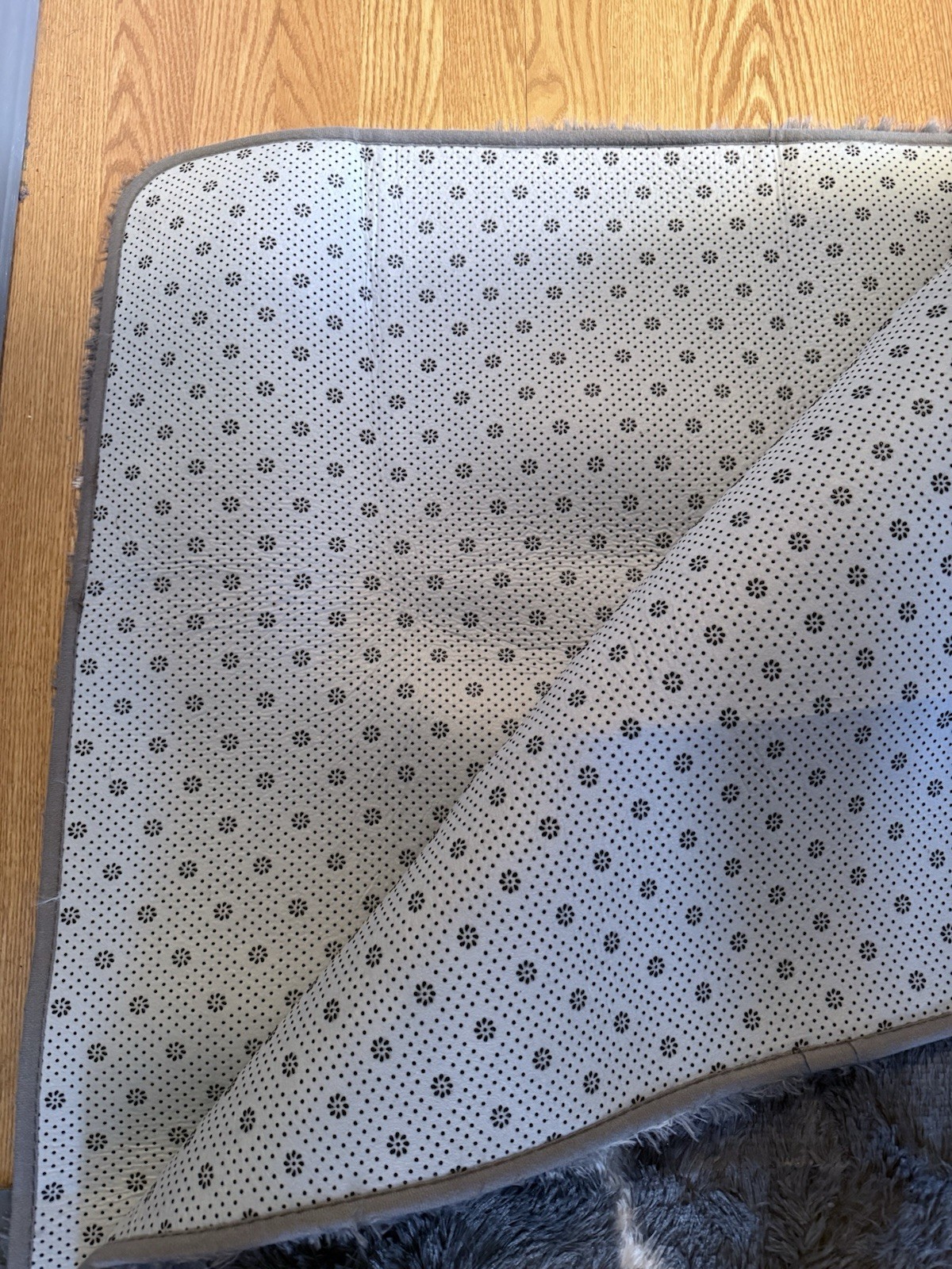 Grey and White Shag Trellis Rug 8×5 Feet