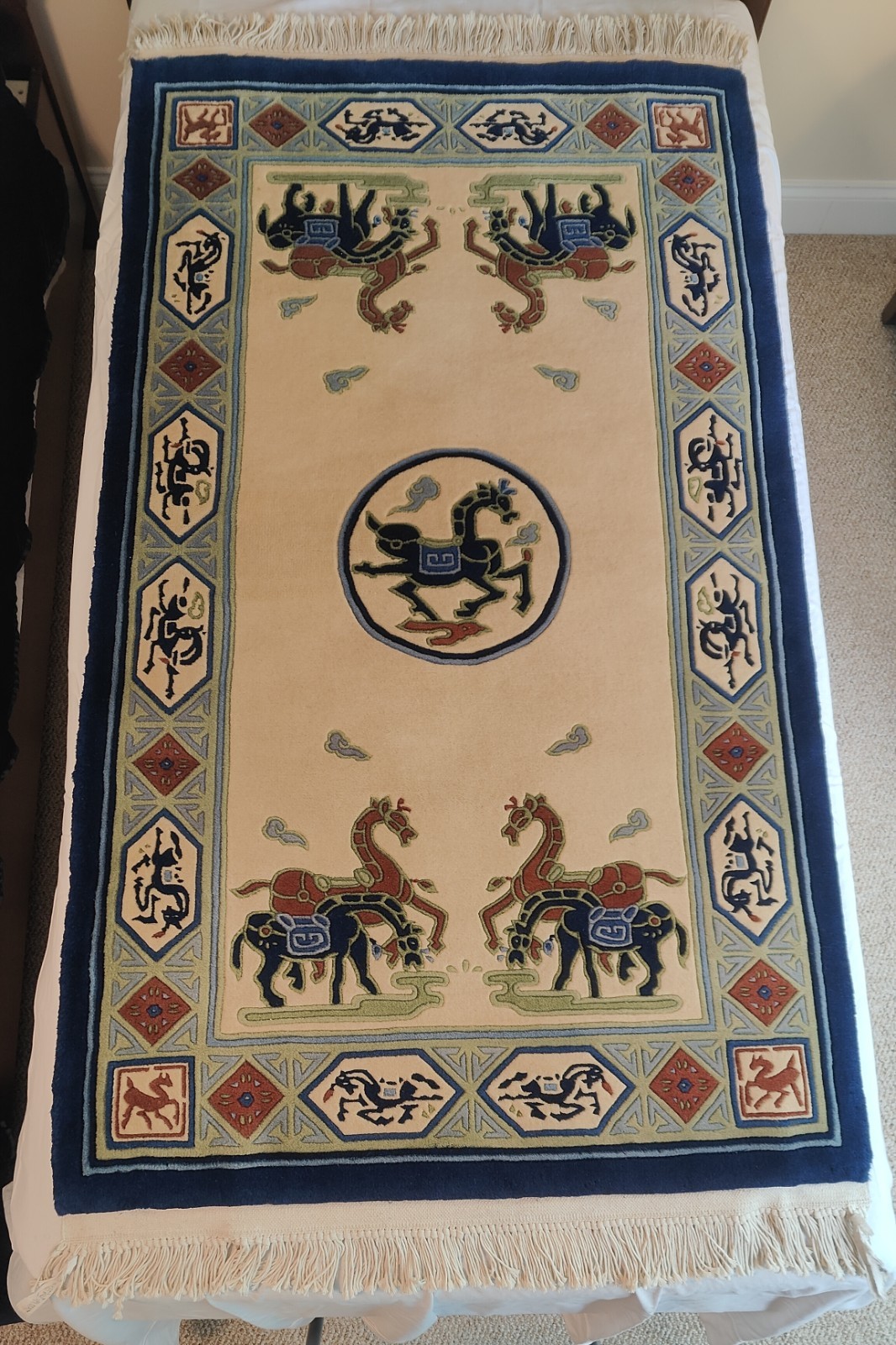 3 x 5 ft Horse Design Chinese Hand Woven Woolen Carpet