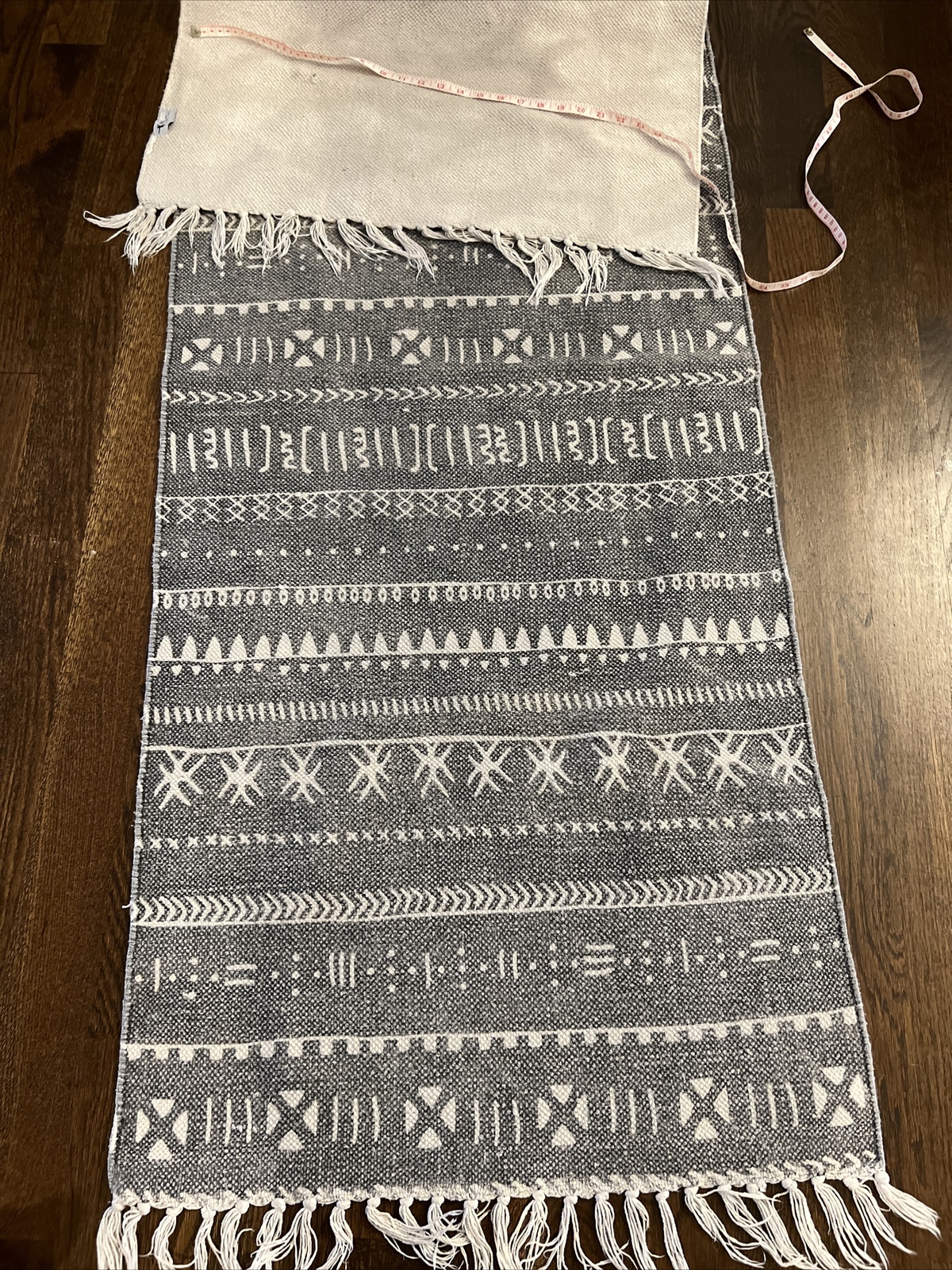 Badimtlv Turkey/ Moroccan Bohemian rug 26 In Wide 69 In Long Approx. Cotton