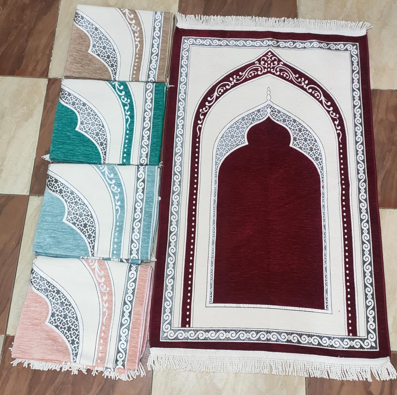 Premium Velvet Prayer Rug – Elegant Islamic Design with Multiple Color Options