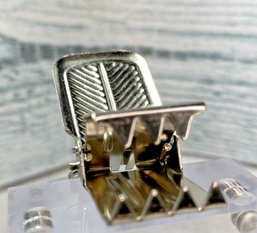 Triangle Back Hanging Clips Chrome Pack of 20 heavy duty for rugs tapestry tarps