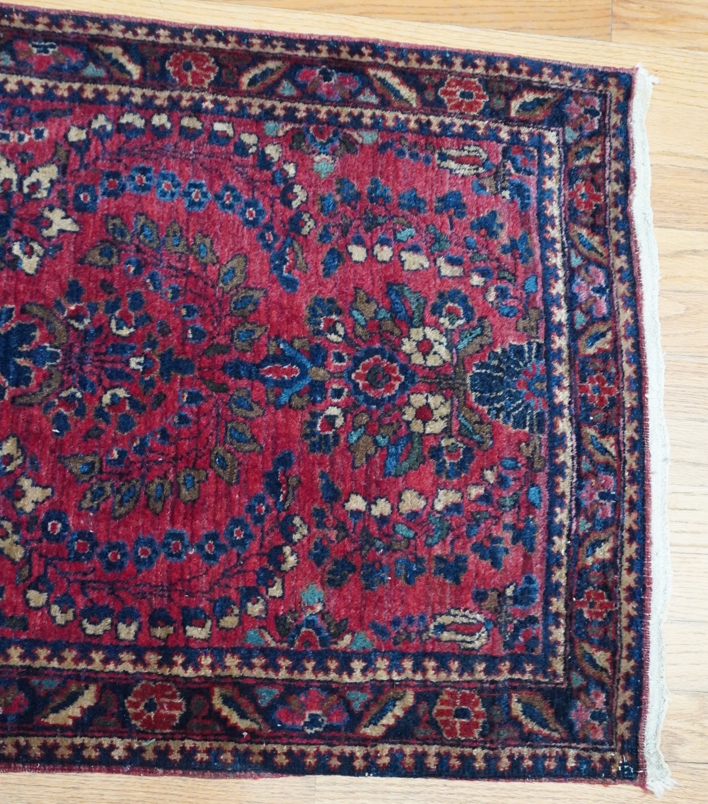 Antique Hand Knotted Saroukk 2′ x 4’3″ Wool Floral Red Oriental Rug