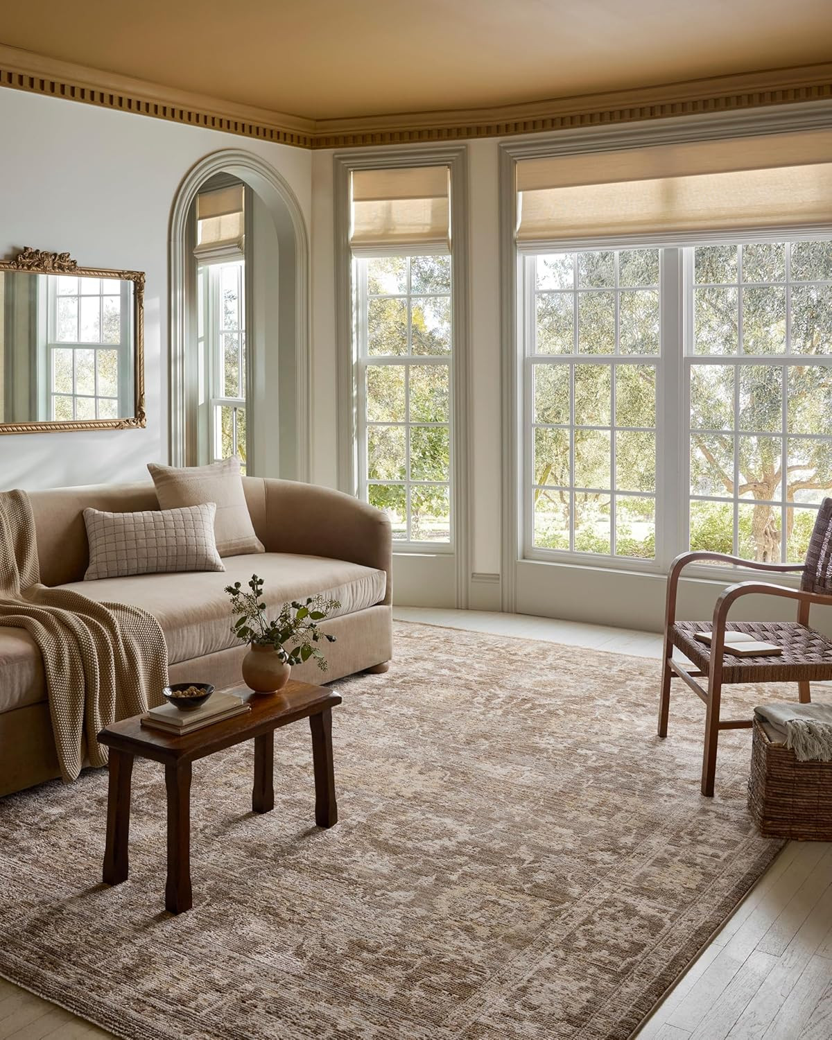 Joanna Gaines Magnolia Home PAC-01 Bark/Natural 7’8″ Round Area Rug