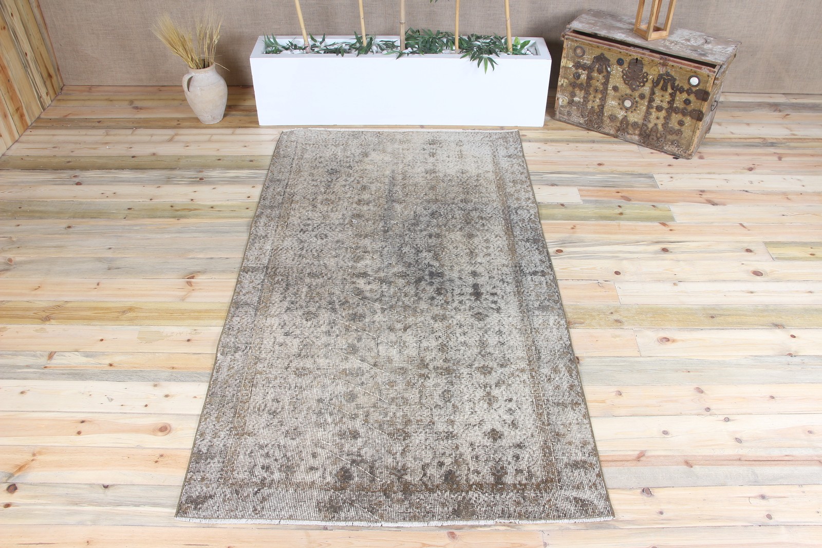 Turkish Vintage Rug 4,3×7,7 ft (131×235 cm), Rug Green Floral Rug
